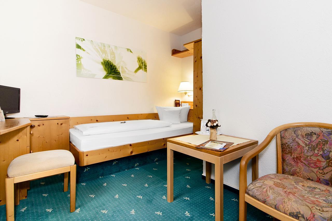 Holzschuhs Schwarzwaldhotel Baiersbronn Exteriör bild